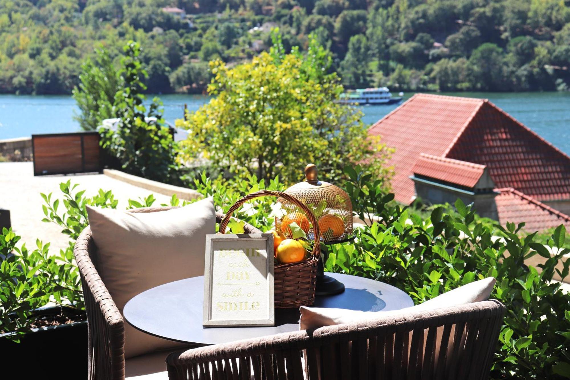 Douro Suites Ribadouro Luaran gambar