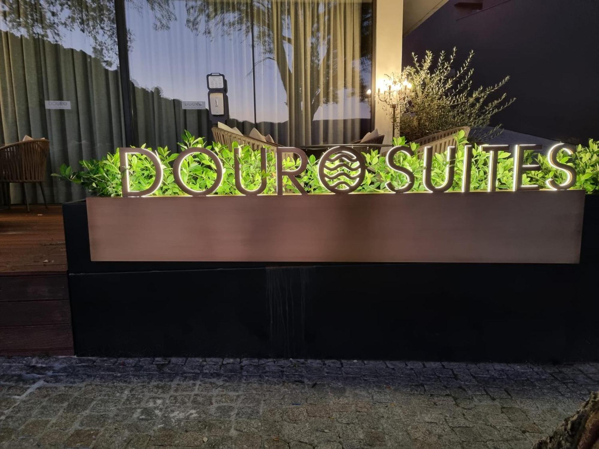 Douro Suites Ribadouro Luaran gambar
